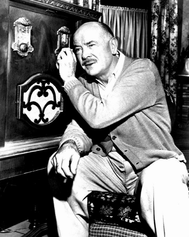 Dean Jagger as bachelor Ed Lindsay. 
